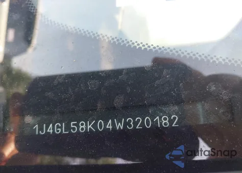 2004 Jeep Liberty Limited z USA, uszkodzony, nr VIN 1J4GL58K04W320182